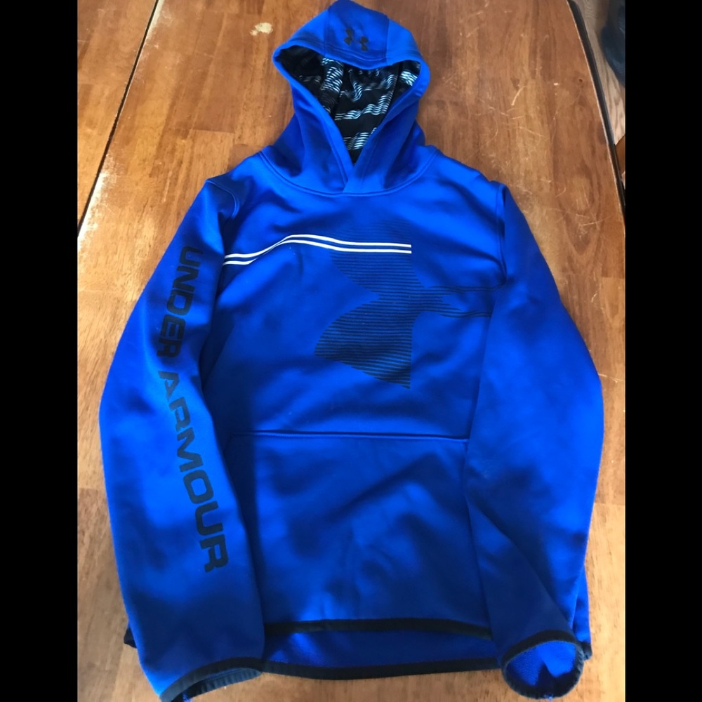 Boys Under Armour hooded sweatshirt.